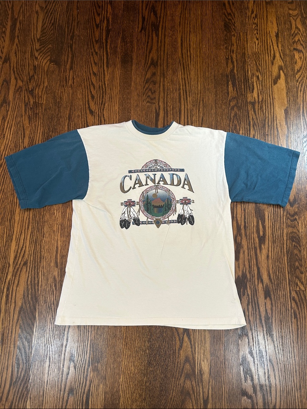 Vintage Y2K Two Tone Canada T-Shirt